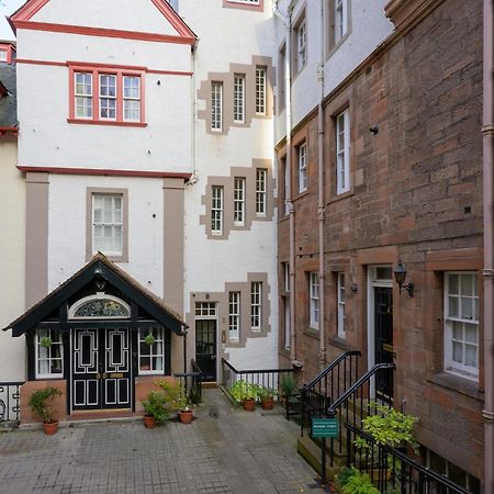Pass The Keys Historic Ramsay Garden Apt With Balcony Views 에든버러 외부 사진