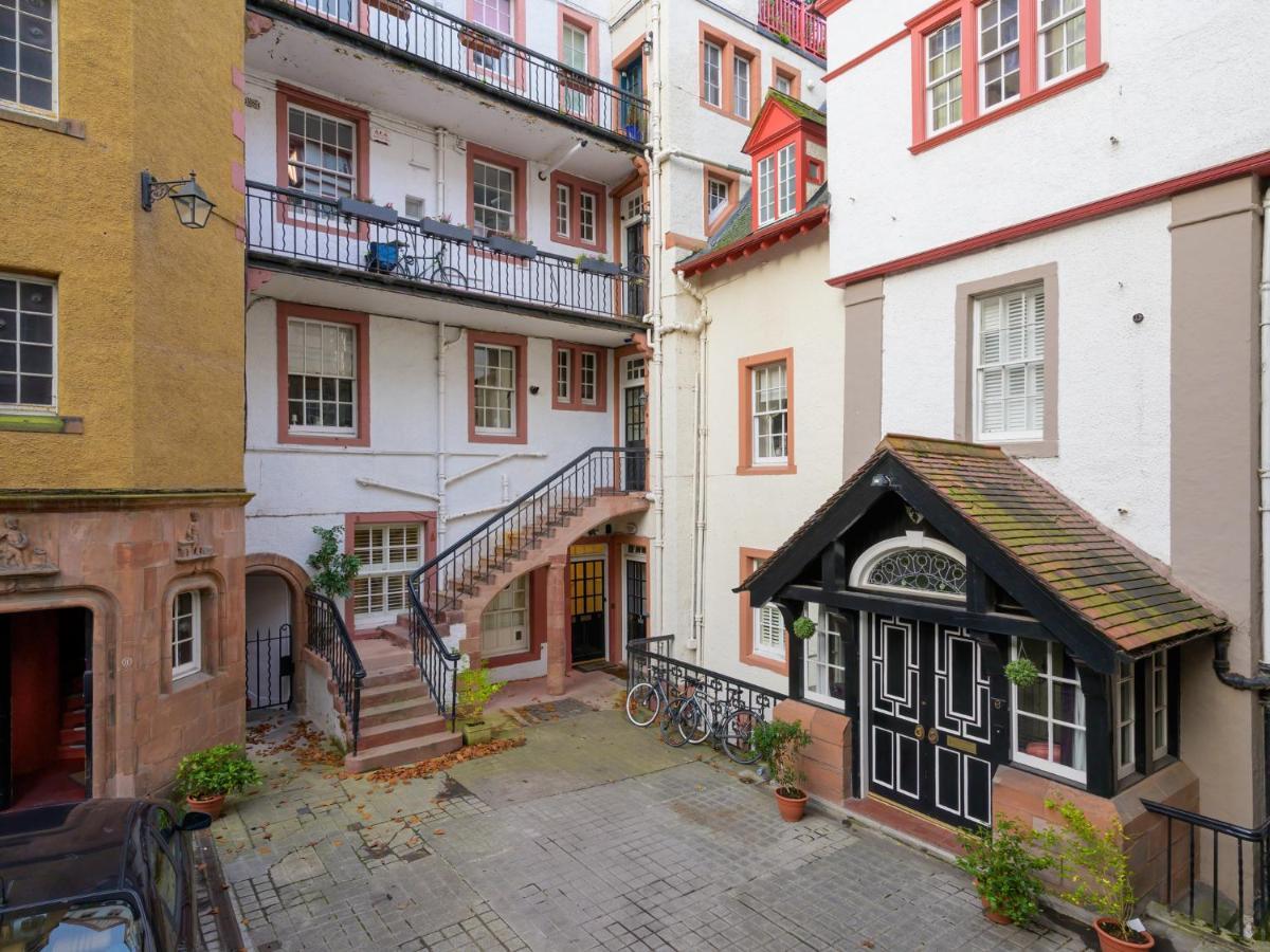 Pass The Keys Historic Ramsay Garden Apt With Balcony Views 에든버러 외부 사진