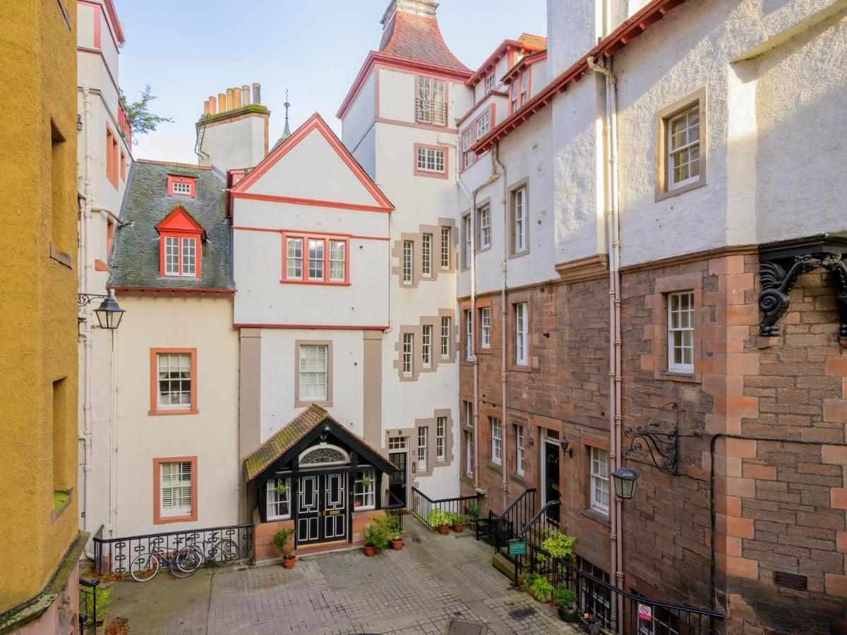 Pass The Keys Historic Ramsay Garden Apt With Balcony Views 에든버러 외부 사진